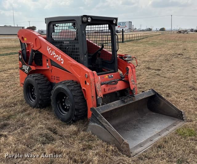 Image of Kubota SSV75 equipment image 2
