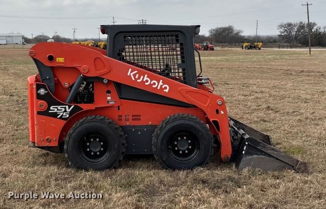 Image of Kubota SSV75 equipment image 3