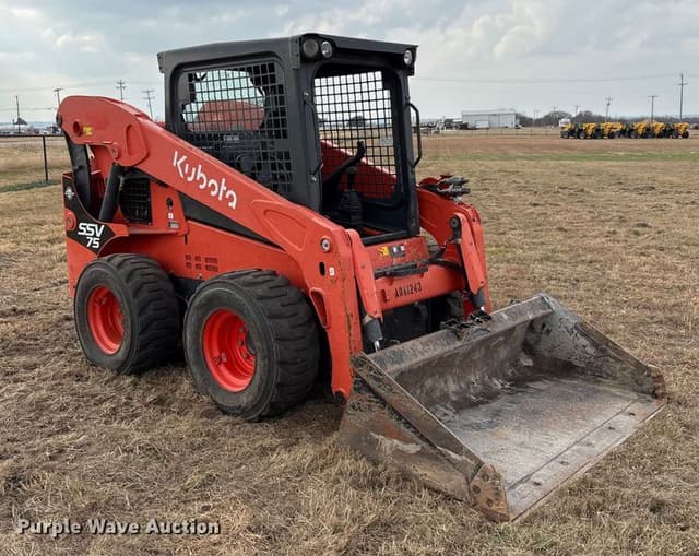 Image of Kubota SSV75 equipment image 2
