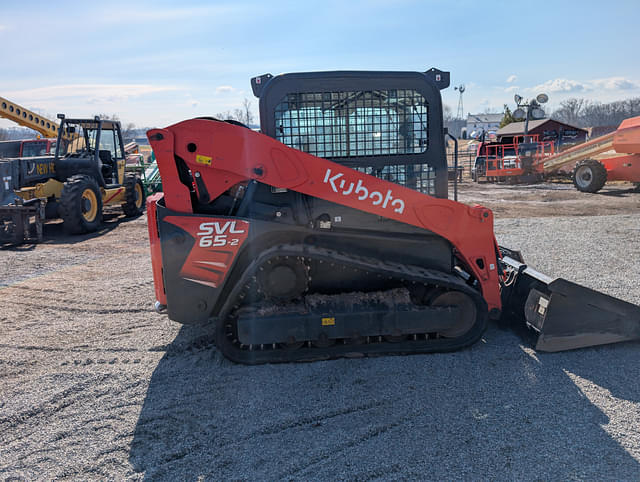 Image of Kubota SVL65-2 equipment image 2