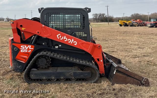 Image of Kubota SVL65-2 equipment image 3