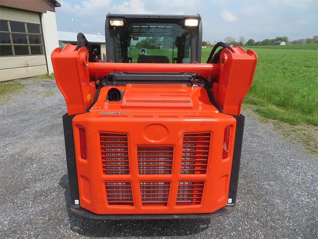 Image of Kubota SVL75-2 equipment image 3