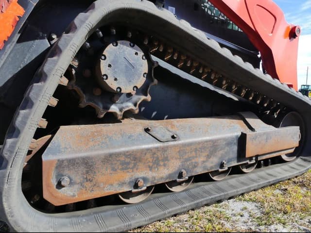 Image of Kubota SVL75-2 equipment image 4