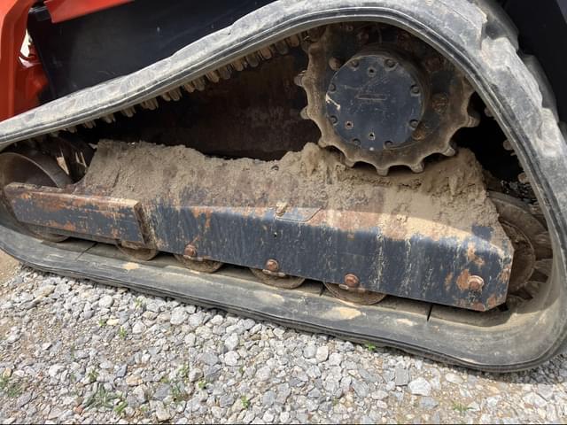 Image of Kubota SVL75-2 equipment image 4