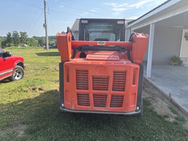 Image of Kubota SVL75-2 equipment image 2