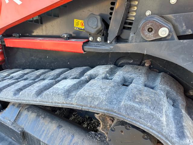 Image of Kubota SVL75-2 equipment image 4