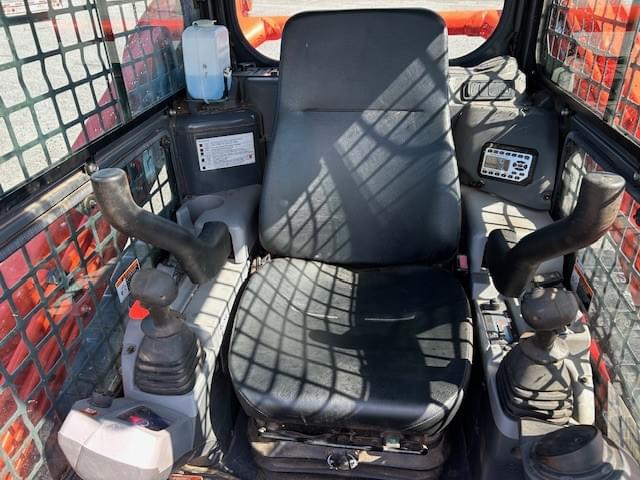 Image of Kubota SVL75-2 equipment image 1