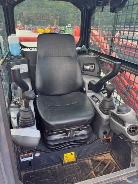 Image of Kubota SVL75-2HWC equipment image 4