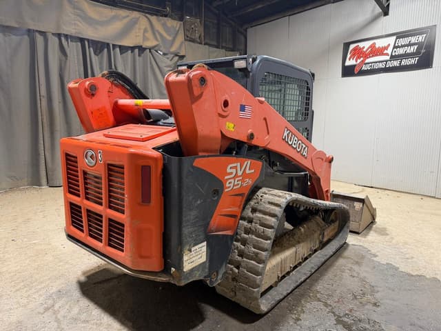 Image of Kubota SVL95-2 equipment image 4