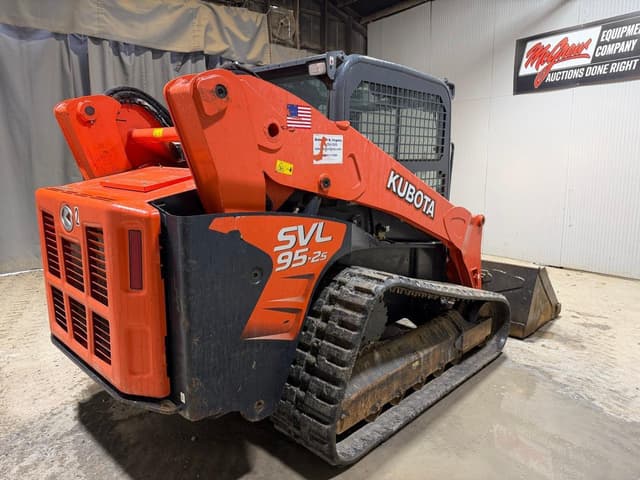 Image of Kubota SVL95-2 equipment image 4