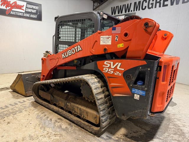 Image of Kubota SVL95-2 equipment image 2