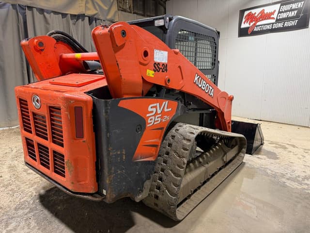 Image of Kubota SVL95-2 equipment image 4
