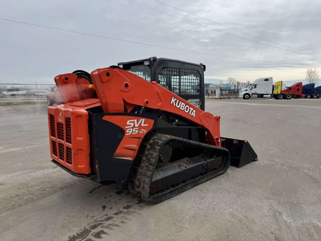 Image of Kubota SVL95-2 equipment image 4