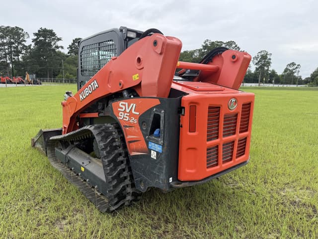 Image of Kubota SVL95-2S equipment image 2