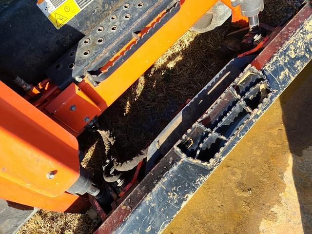 Image of Kubota SVL95-2 equipment image 4