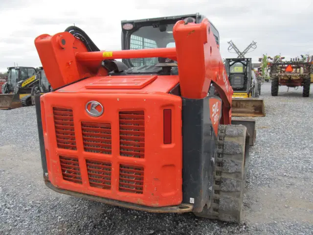 Image of Kubota SVL97-2HFC equipment image 2