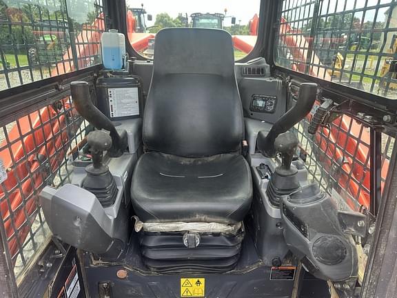 Image of Kubota SVL97-2 equipment image 4