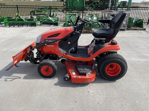 Image of Kubota T2290 equipment image 2