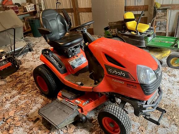 Image of Kubota T2290 equipment image 4