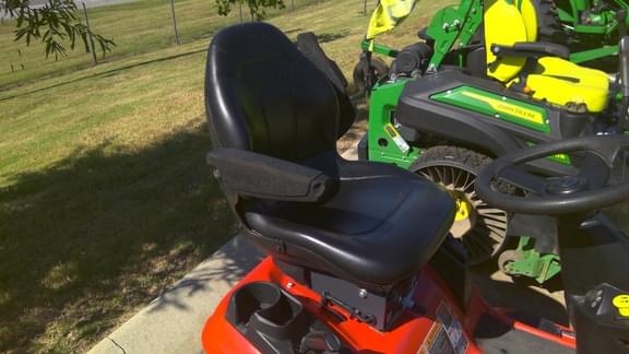 Image of Kubota T2290 equipment image 3