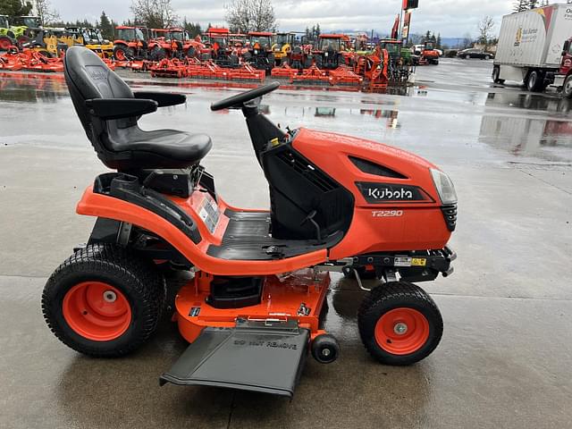 Image of Kubota T2290 equipment image 4