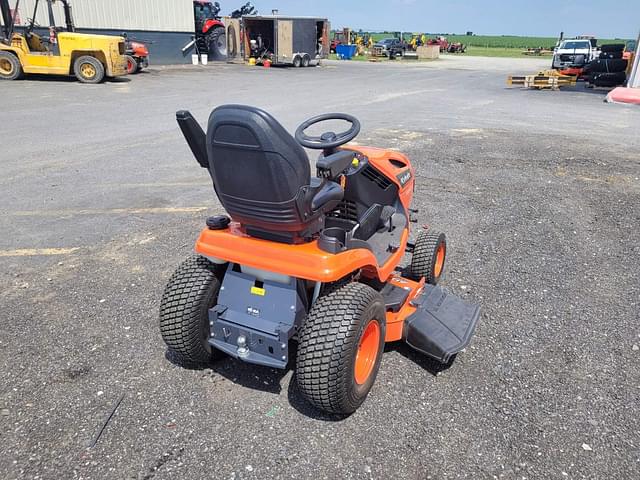 Image of Kubota T2290KWT equipment image 4