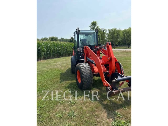 Image of Kubota R640 equipment image 1