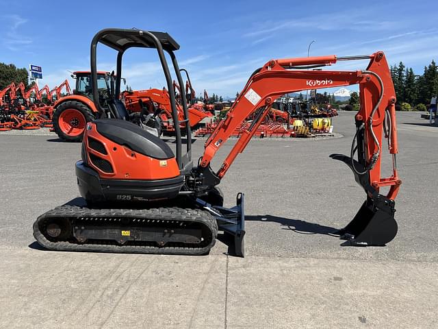 Image of Kubota U25 equipment image 4