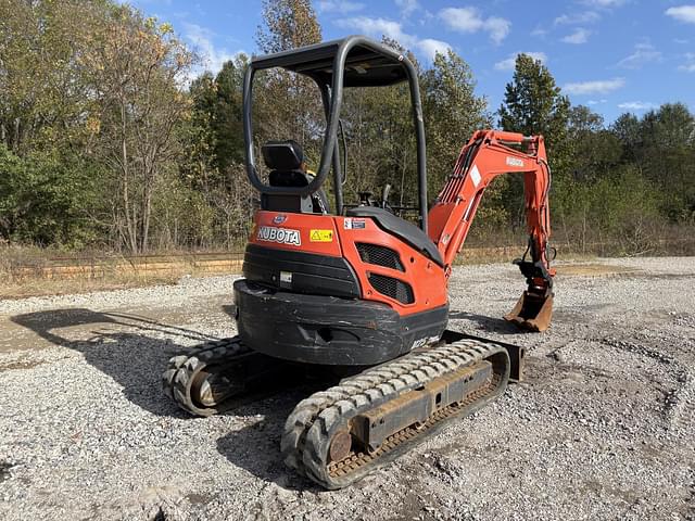 Image of Kubota U25 equipment image 2