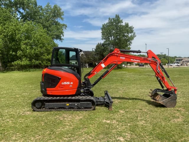 Image of Kubota U55 equipment image 3