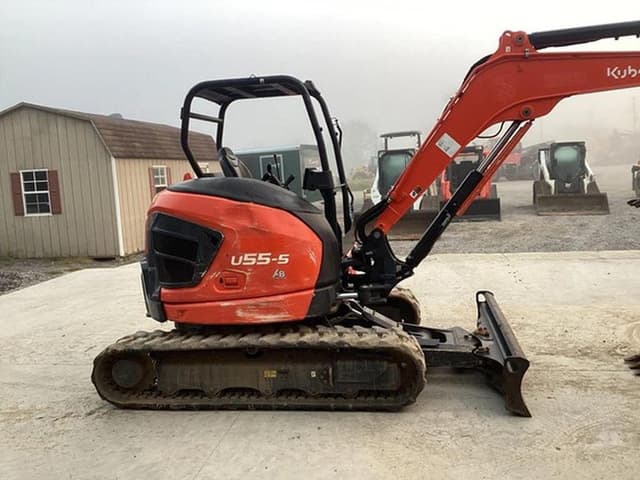 Image of Kubota U55-5 equipment image 4