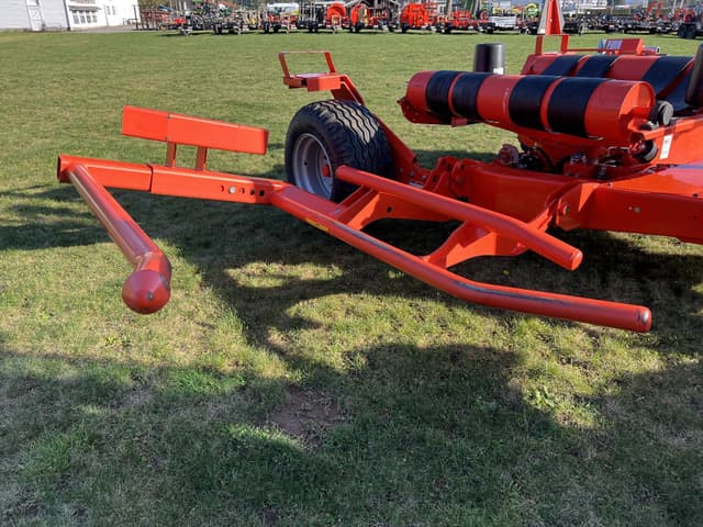 Image of Kubota WR1600C equipment image 3