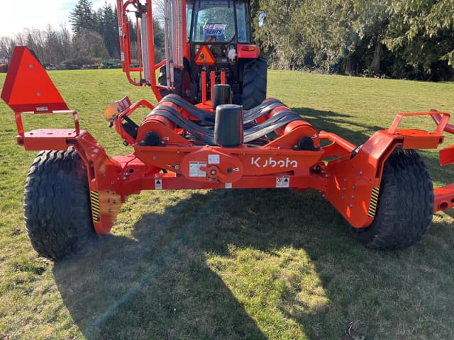 Image of Kubota WR1600C equipment image 2