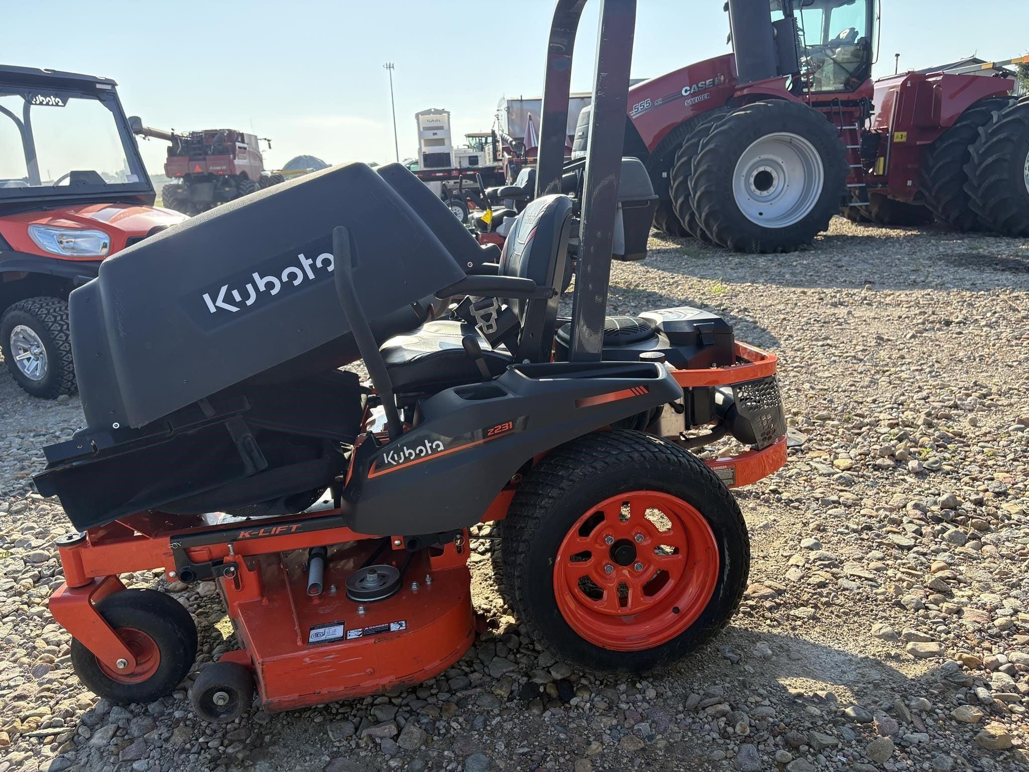 2021 Kubota Z231 Equipment Image0