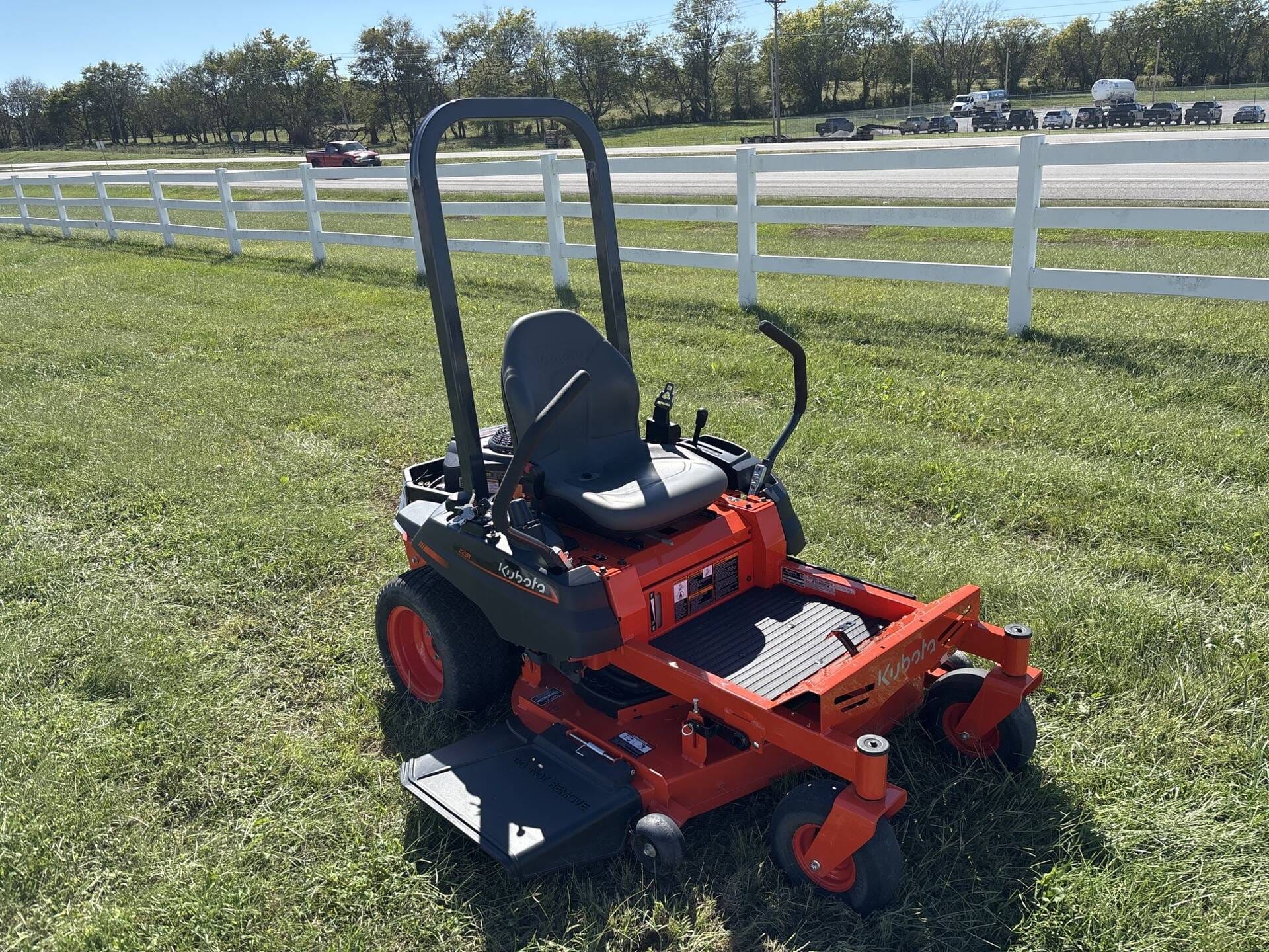 2021 Kubota Z231 Equipment Image0