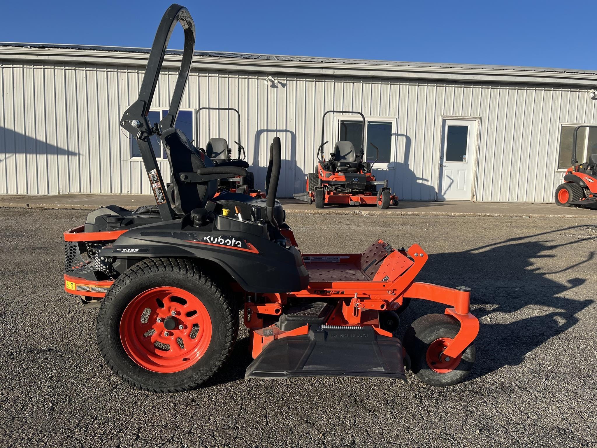 2021 Kubota Z422 Equipment Image0
