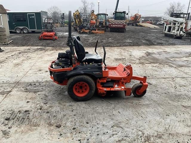 Image of Kubota Z724 equipment image 4
