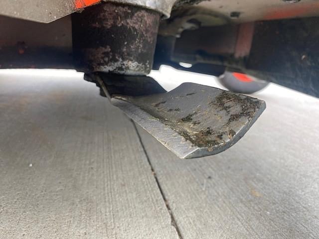 Image of Kubota Z724X equipment image 4