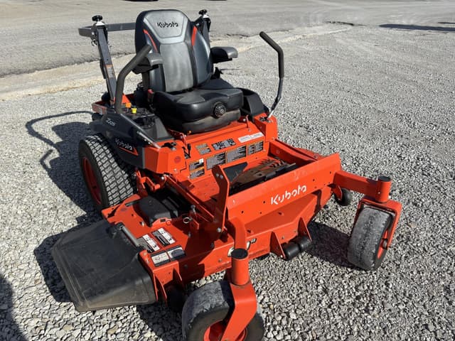Image of Kubota Z725 equipment image 4