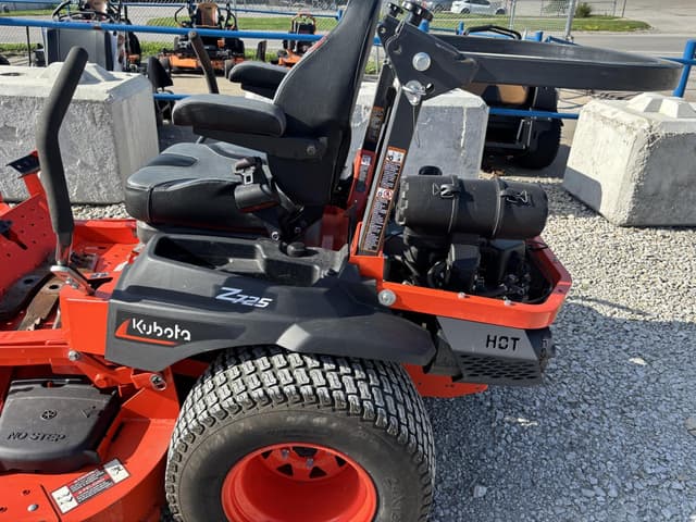 Image of Kubota Z725 equipment image 1