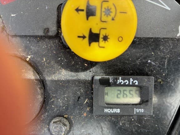 Image of Kubota Z726X equipment image 4