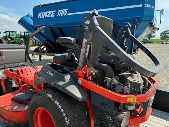 Image of Kubota Z726X equipment image 2