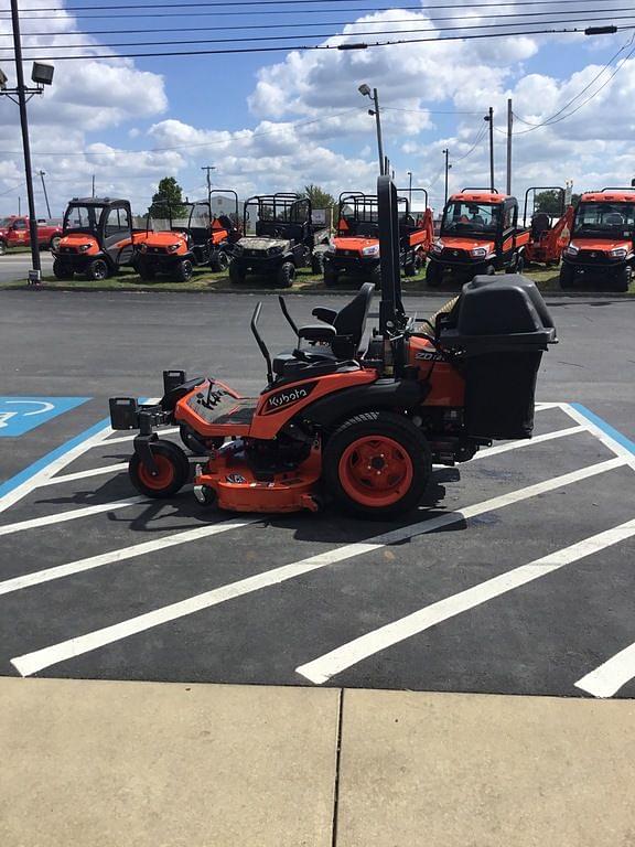 Image of Kubota ZD1211-60 equipment image 2