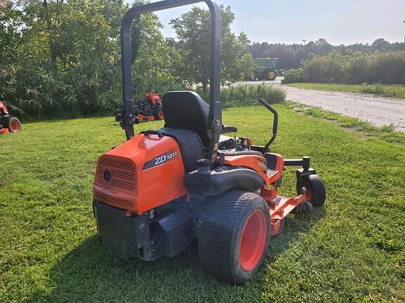 Image of Kubota ZD1211 equipment image 2