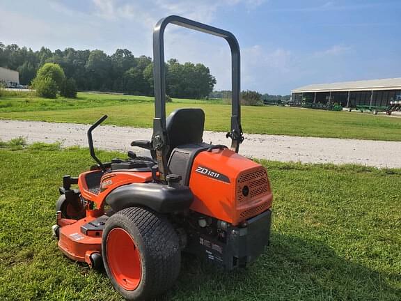 Image of Kubota ZD1211 equipment image 3