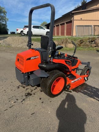 Image of Kubota ZD1211 equipment image 2