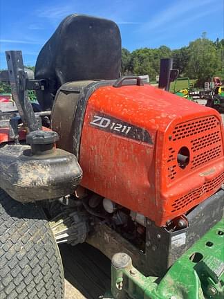 Image of Kubota ZD1211 equipment image 2