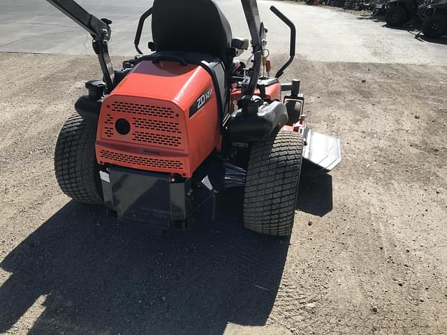 Image of Kubota ZD1211 equipment image 2