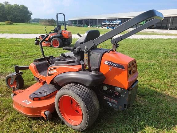 Image of Kubota ZD1211 equipment image 4