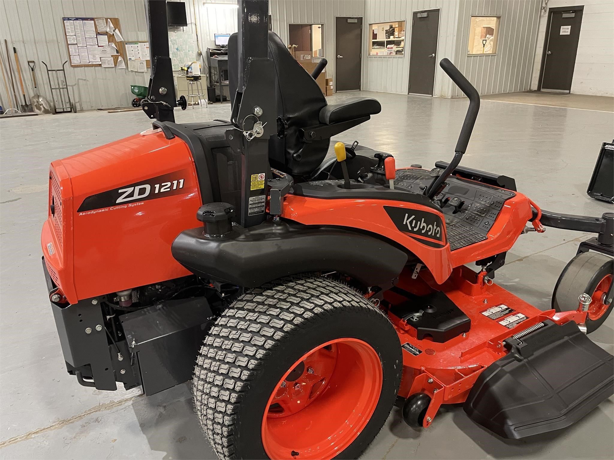 Main image Kubota ZD1211